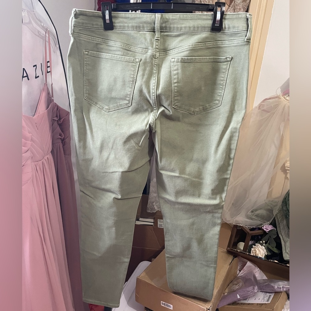 Old Navy Women's Olive Green Skinny Jeans - Picture 4 of 4